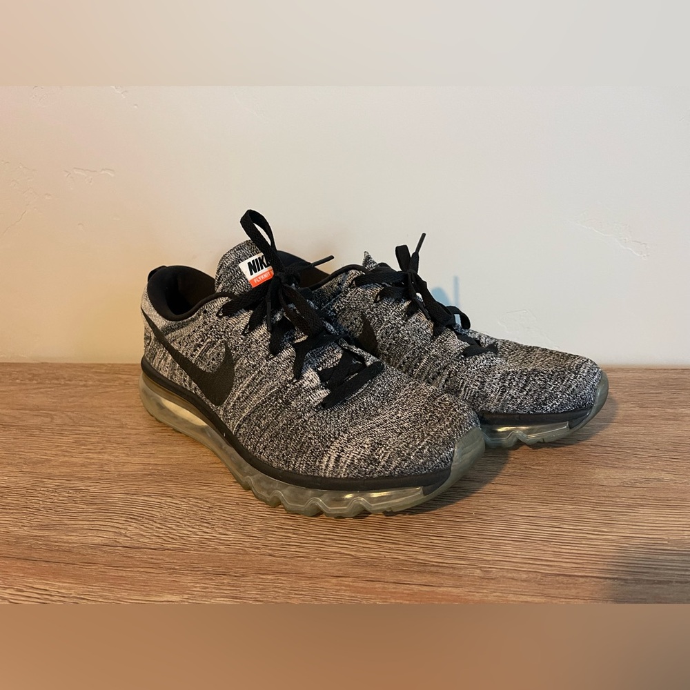 Nike Flyknit Max Oreo